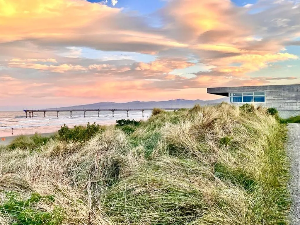 New Brighton Pier Retreat - Bed & Breakfast Christchurch